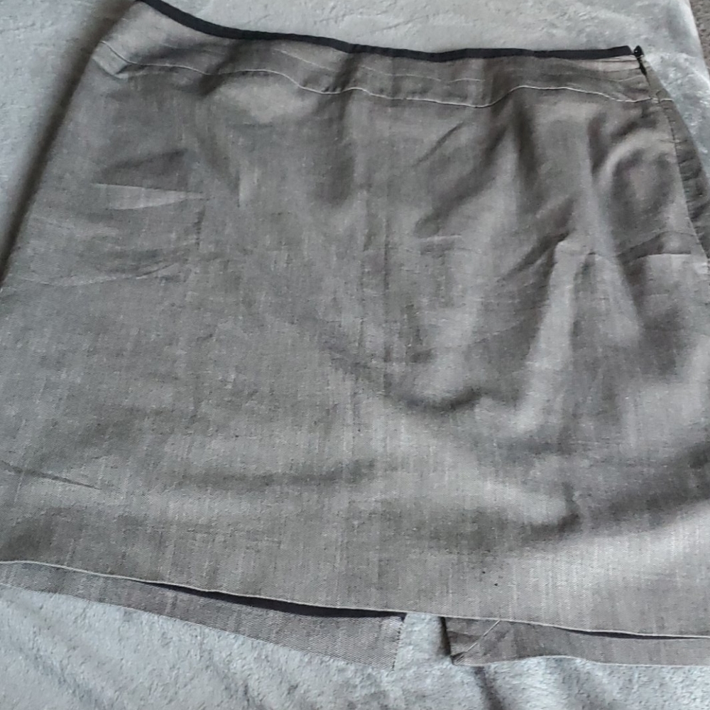 Grey business skirt